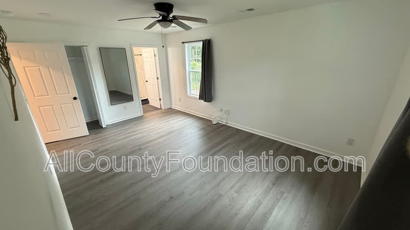 Goose Creek House: 212 Ellen Street