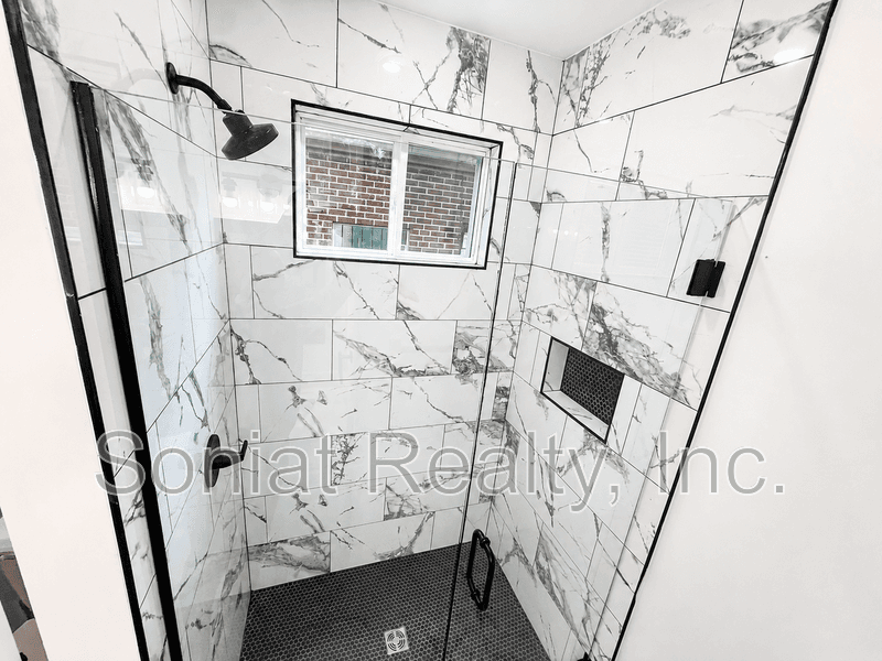 New Orleans Condo: 2023 First St.