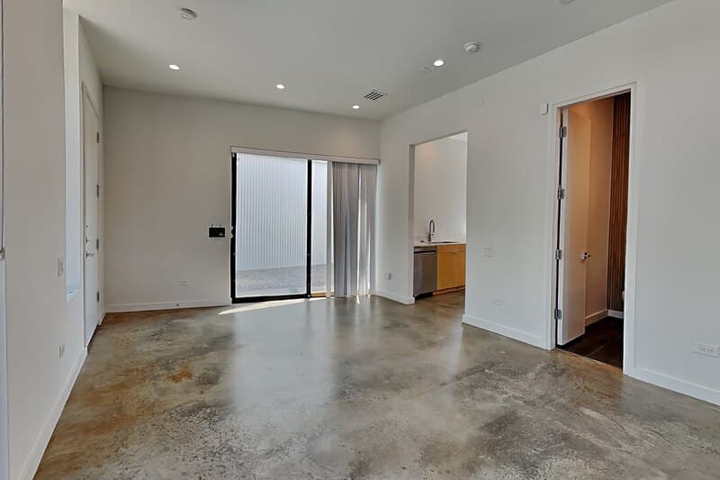 Dallas House: 904 Blackland Ct