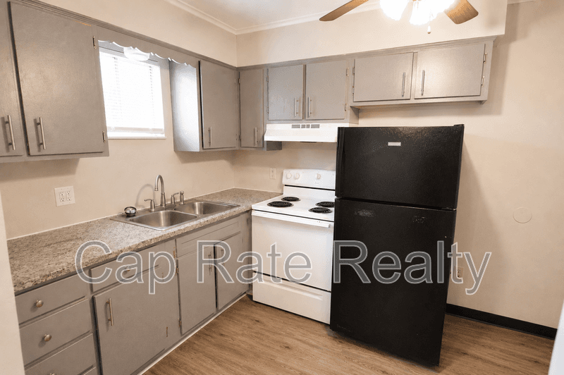 Columbus House: 1226 Parkview Dr