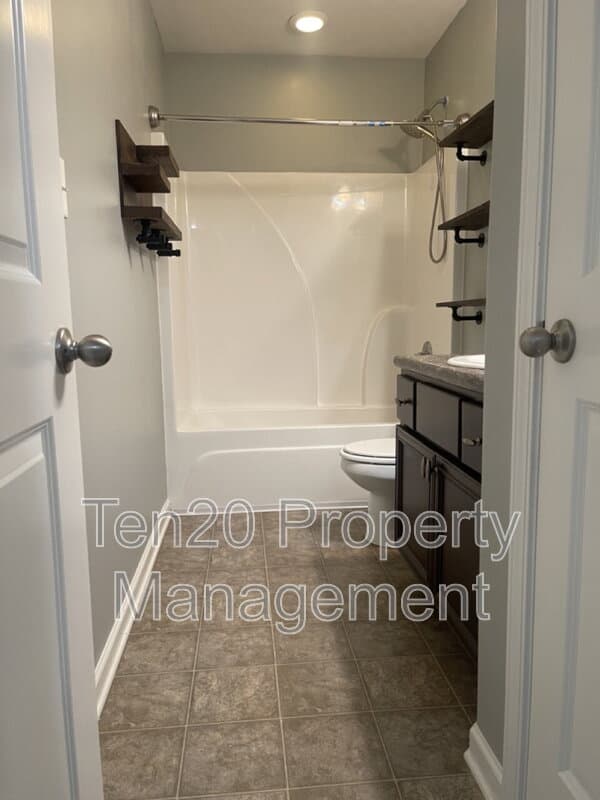 Columbus House: 4955 Brightstar Lane