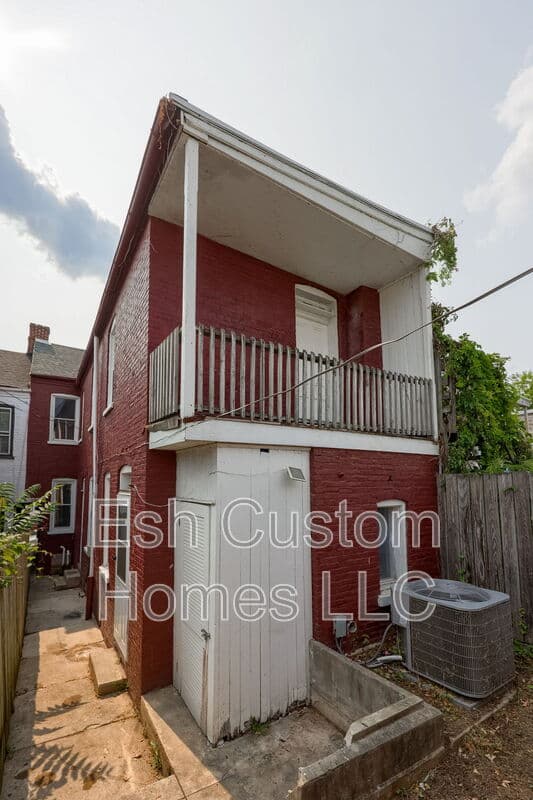 Lancaster House: 611 South Prince Street