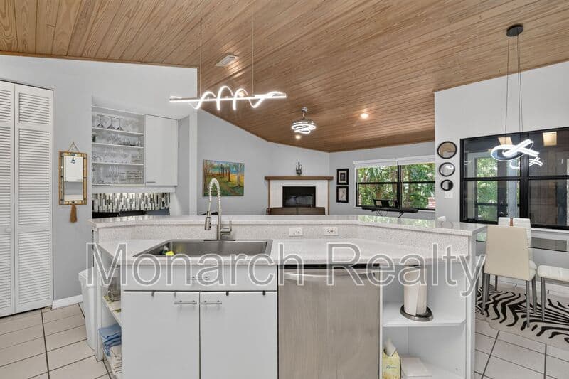 Gainesville House: 1326 Northwest 57th Street