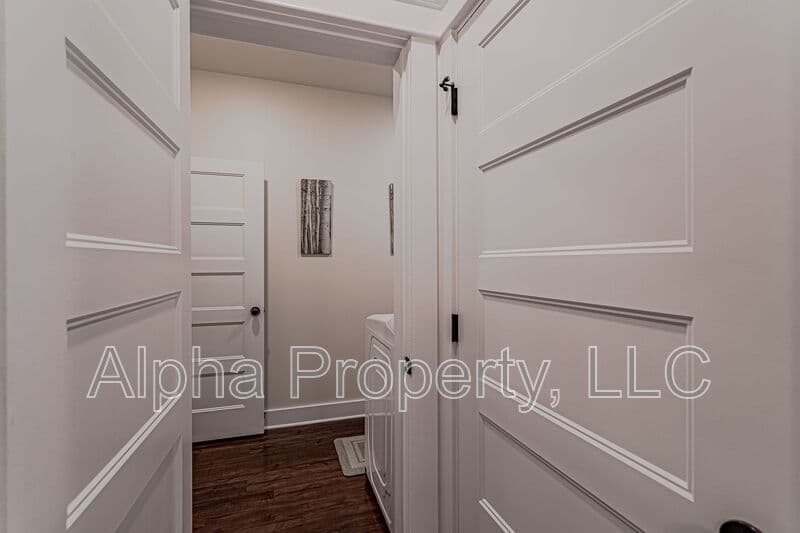 Greenville House: 14 Burl Ct