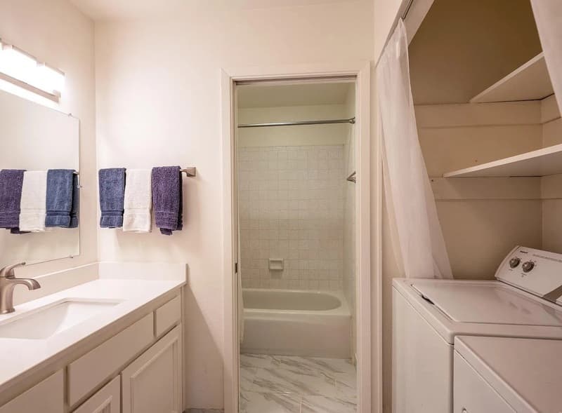 Mill Valley Condo: 555 Seaver Dr