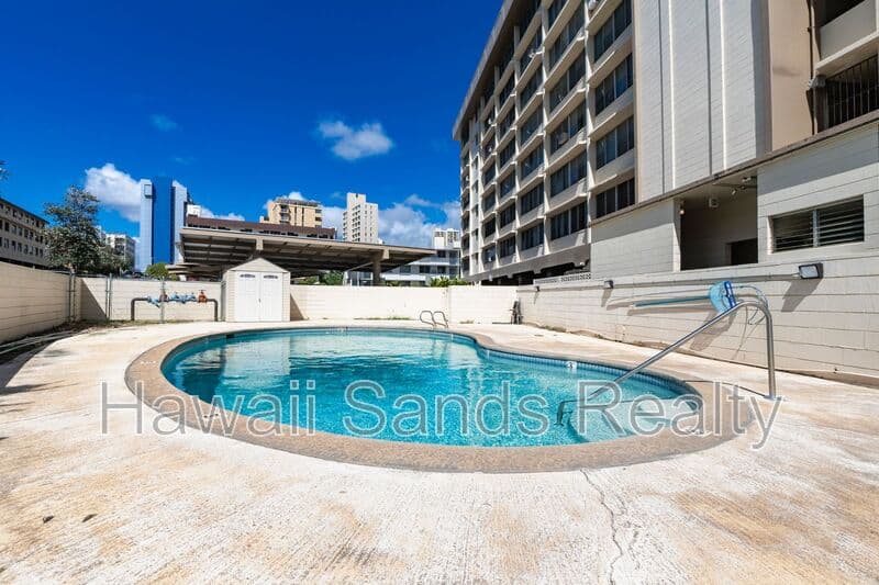 Honolulu House: 2977 Ala Ilima Street