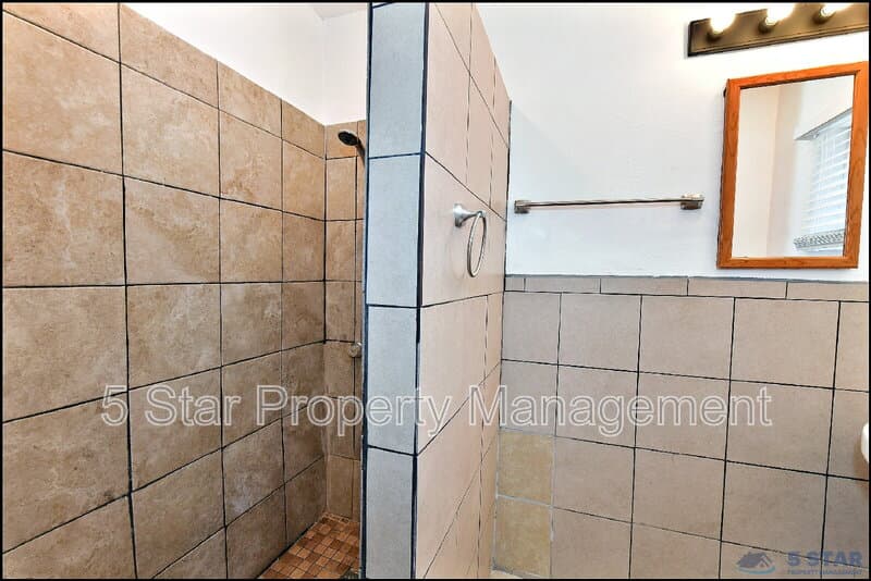 El Paso Condo: 1910A Olive Ave !!