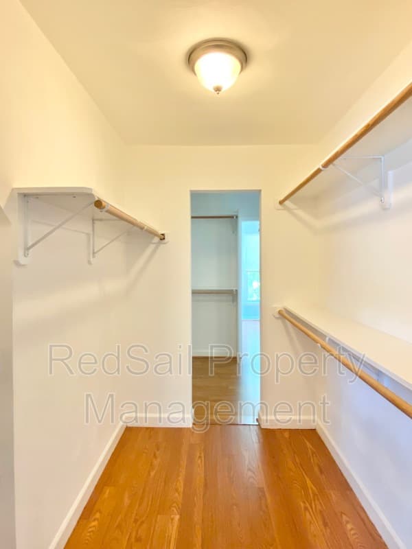 Virginia Beach House: 565 Sterling Rd