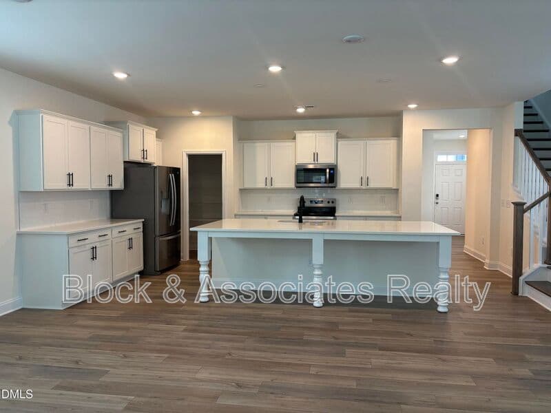Raleigh House: 5128 Ranger Grove Way