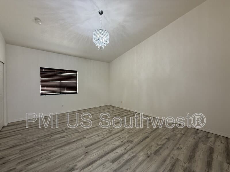 Fort Mohave House: 2060 Mesa Verde Way