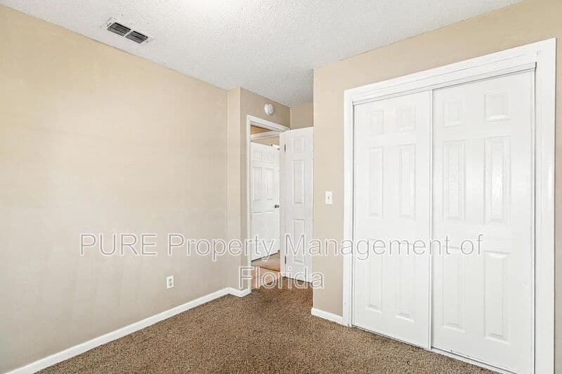Summerfield House: 13606 SE 48th Court