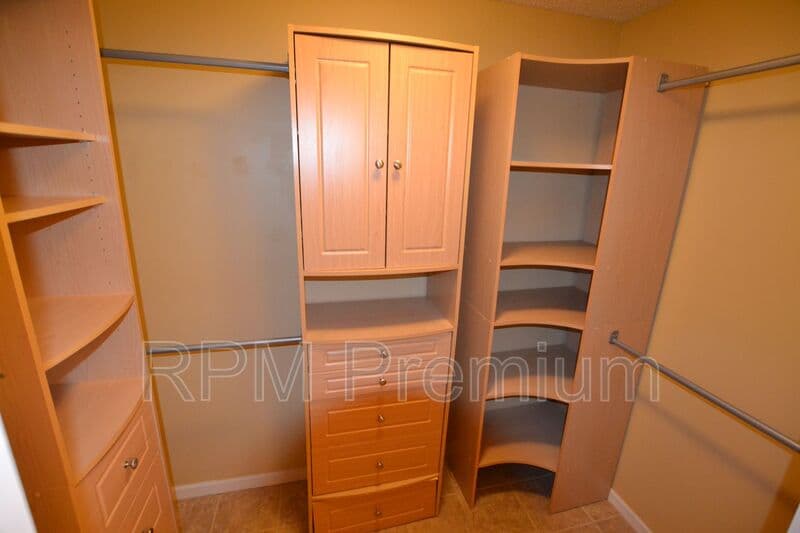 Baton Rouge House: 2136 S Flannery Rd.