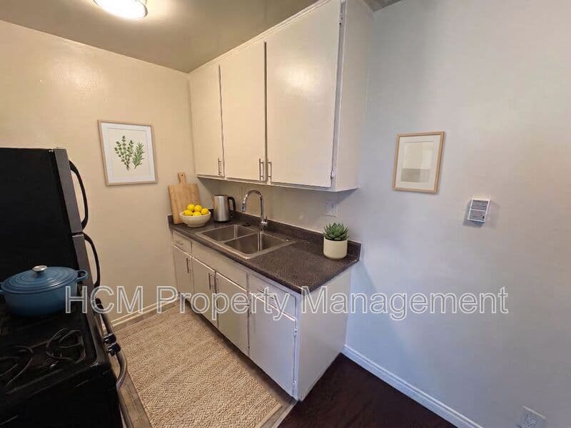 Santa Monica House: 2928 4th St