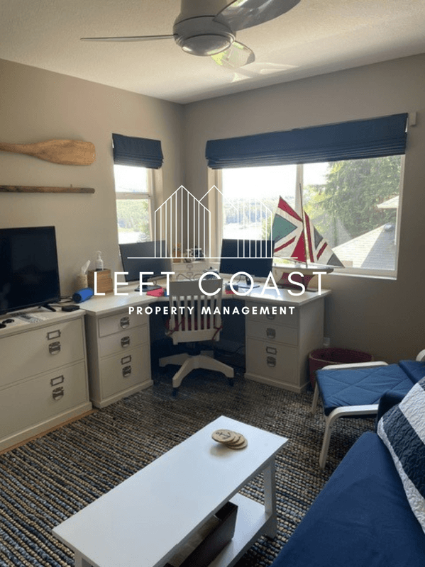 Lincoln City House: 1545 Northeast Regatta Way