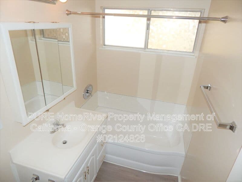 Huntington Beach House: 6092 Larchwood Drive