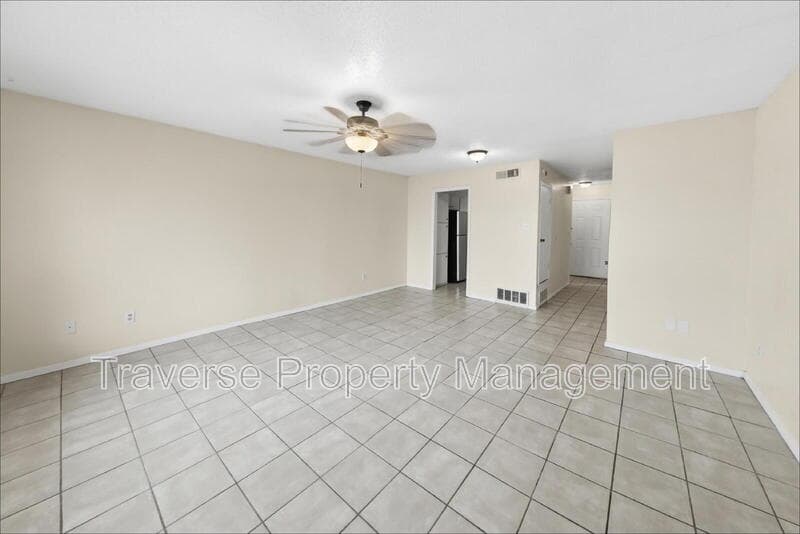 Arlington House: 1008 Bland Dr