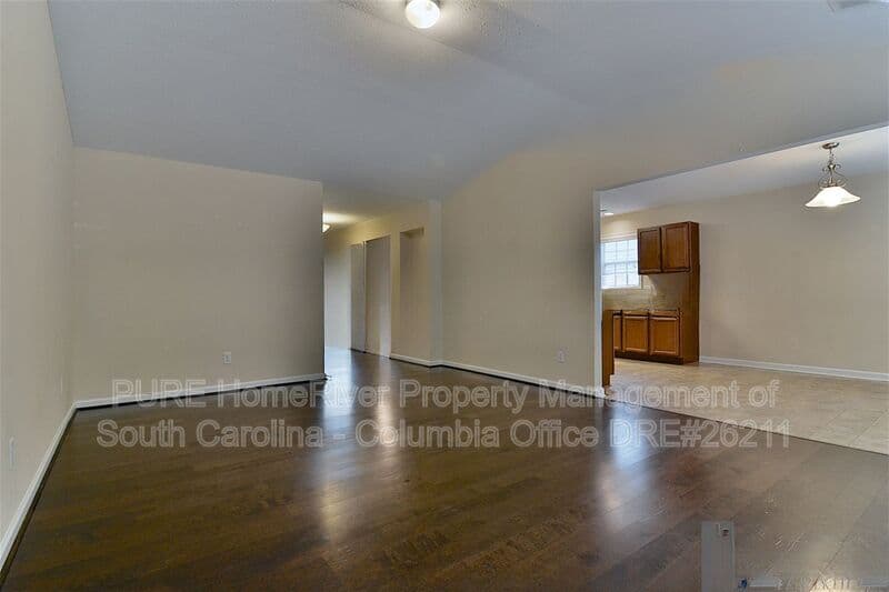 Columbia House: 464 Guard Tower Ln
