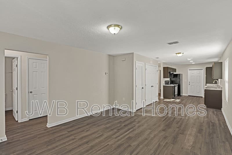 Jacksonville House: 2327 Janette St