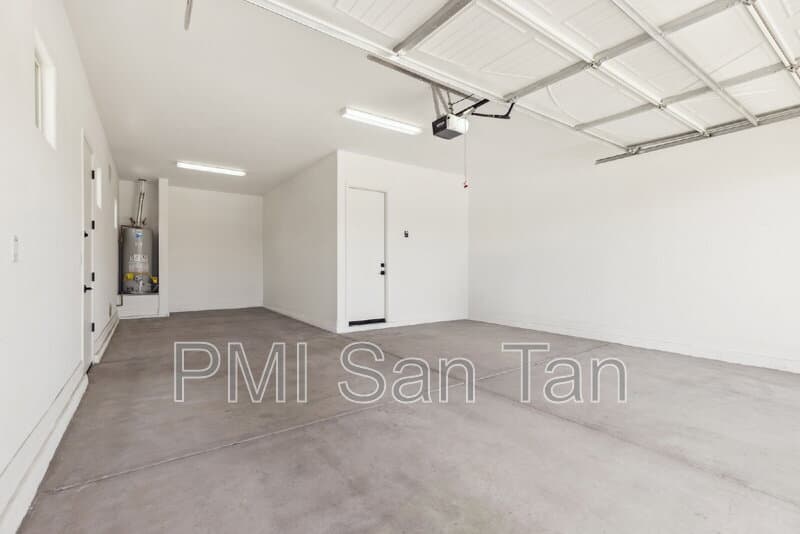 Queen Creek House: 20598 East Avenida Del Valle Court