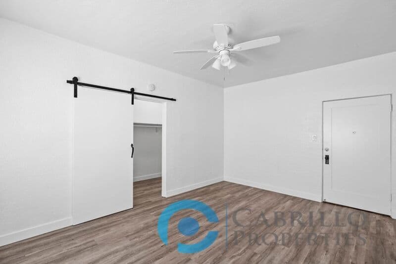 San Diego Condo: 3939 7th Ave