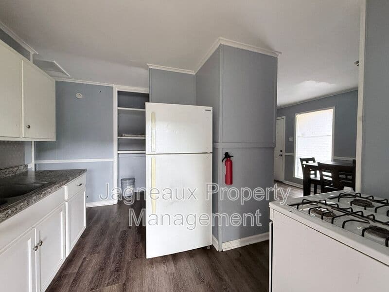Lake Charles House: 4125 Legendre St