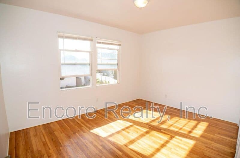 San Diego House: 2168 Bacon St