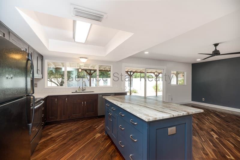 Chandler House: 526 N Pepperwood Ct