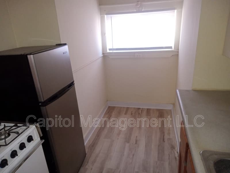Lansing Condo: 917 Seymour Avenue