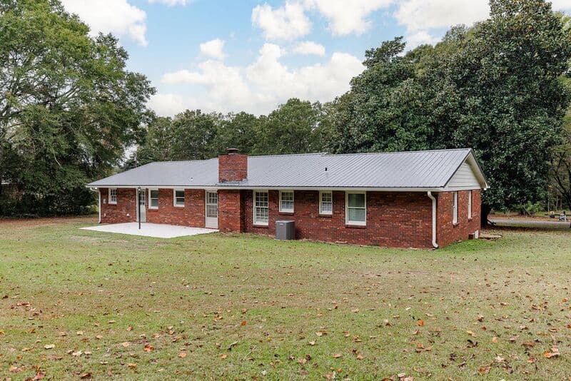 Watkinsville House: 1110 Maple Cir