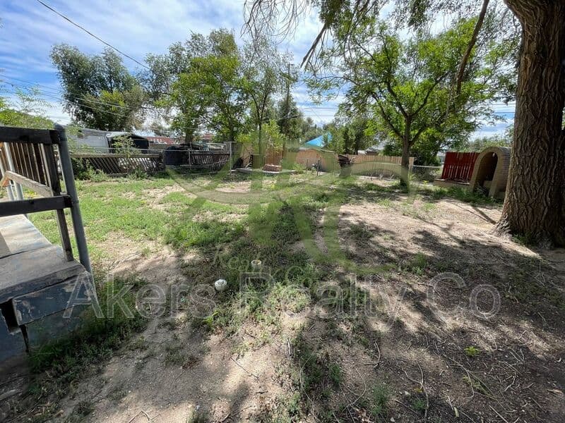 Pueblo House: 1510 W 17th St