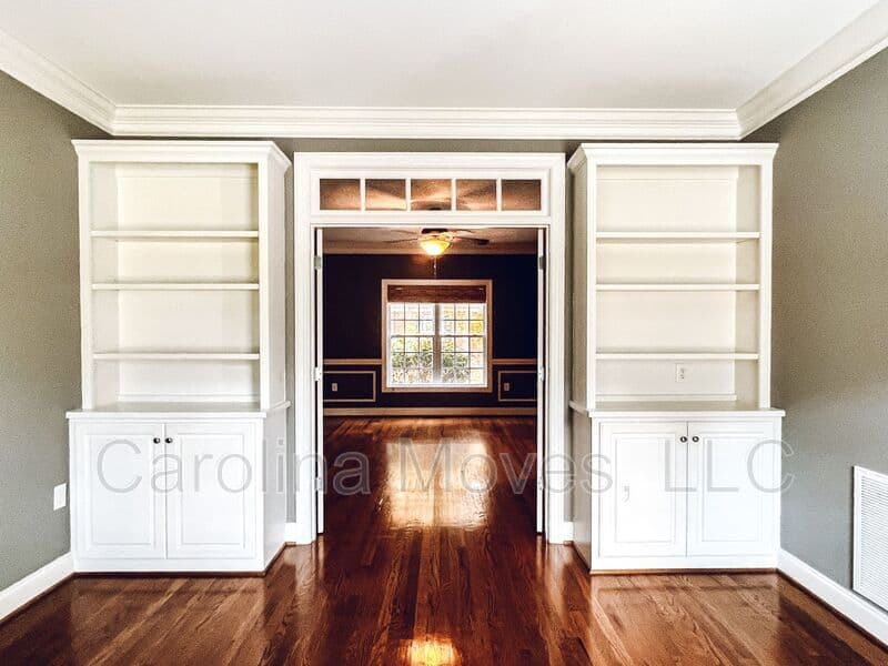 Simpsonville House: 702 Carriage Hill Road