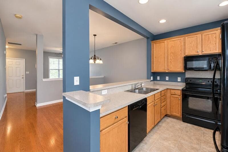 Charlotte Townhome: 10350 McGoogan Ln