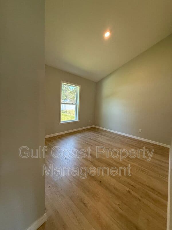 North Port House: 3294 West Price Blvd