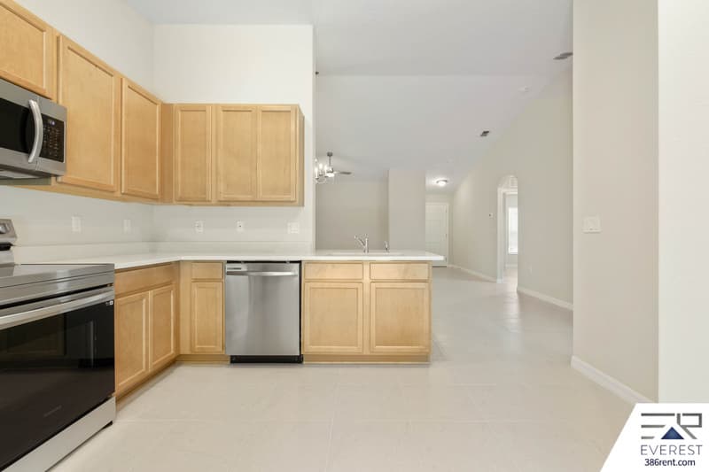 Palm Coast House: 104 Slumber Meadow