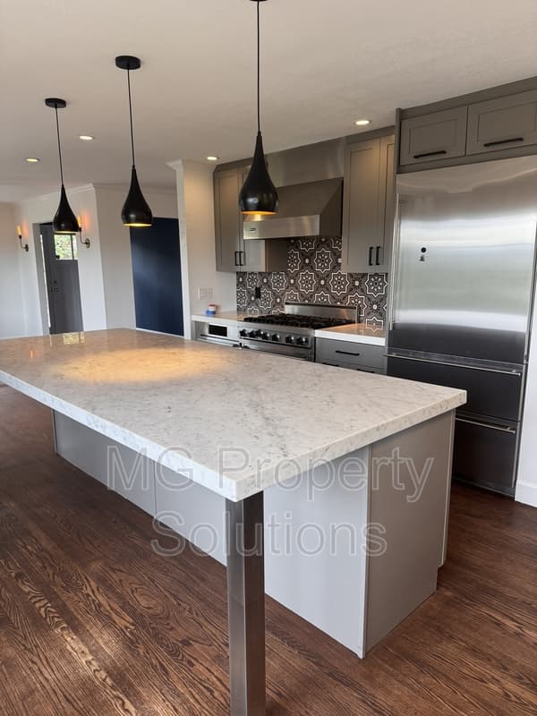 Mill Valley House: 74 Bay Vista Drive