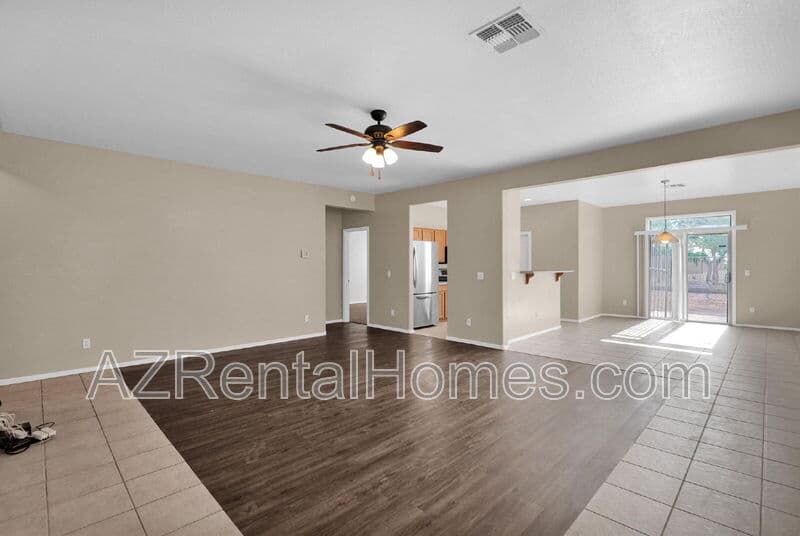 Laveen House: 6308 South 69th Glen