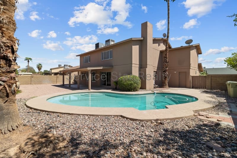 Glendale House: 6142 W Sierra St