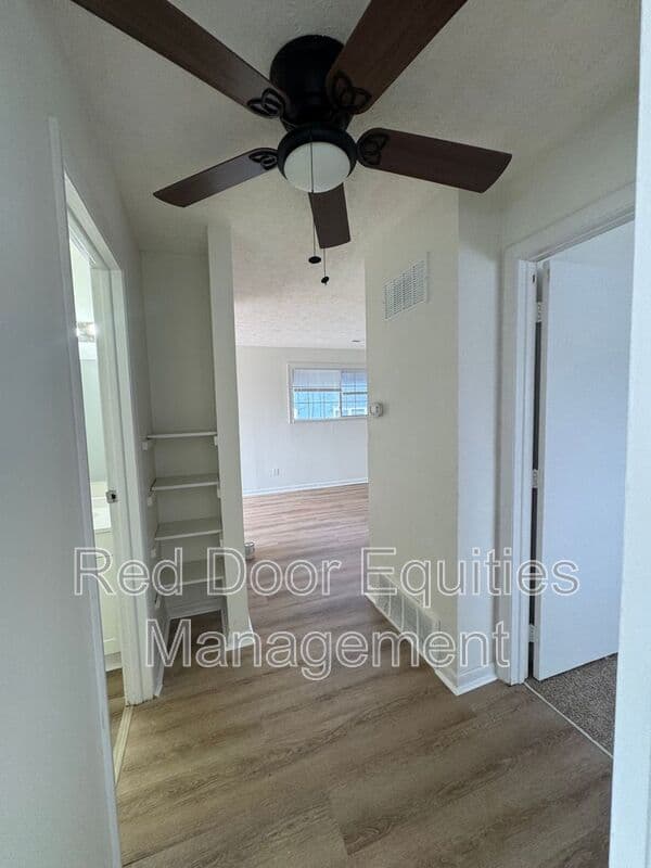 Lancaster House: 117 W Walnut St