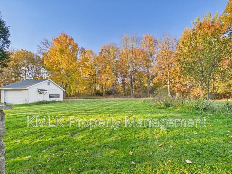 Twinsburg House: 2937 Cannon Rd