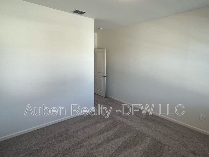 Lavon House: 752 Richmond Drive