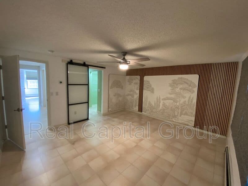 East Amherst House: 71 Berwick Ln