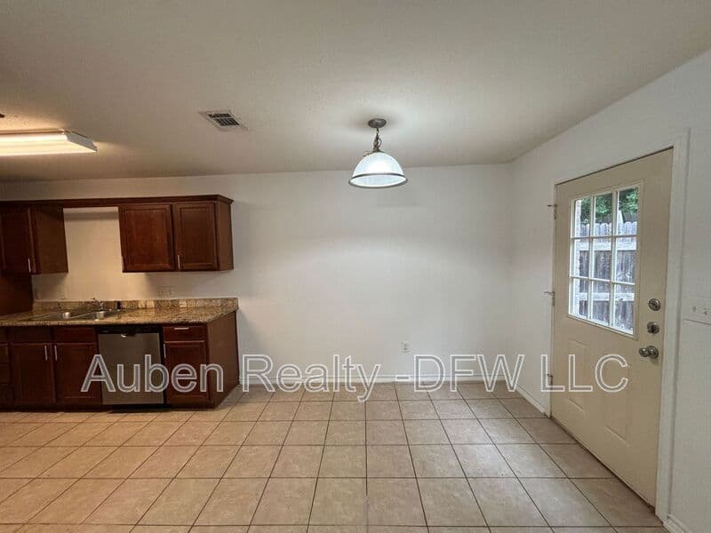 Princeton House: 909 Parkplace Ridge