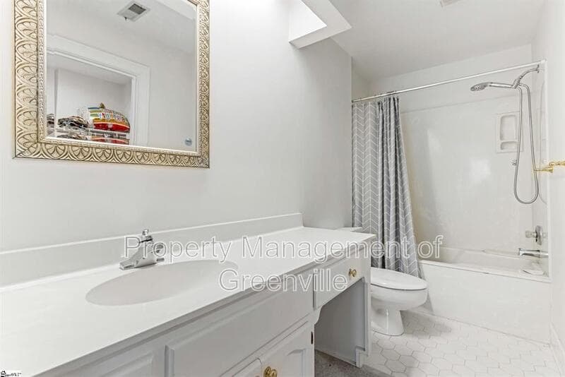 Greenville Townhome: 110 Kilkenny court