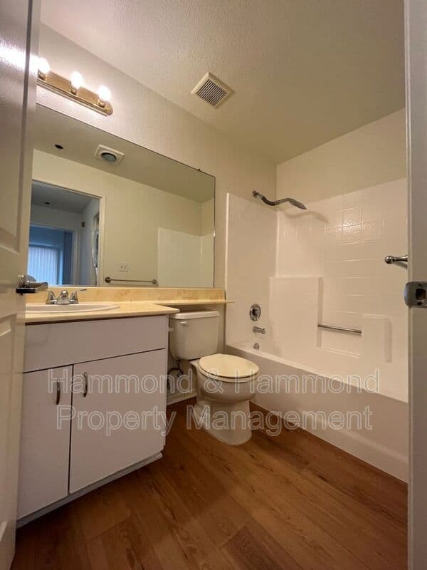 Reseda Condo: 19350 Sherman Way