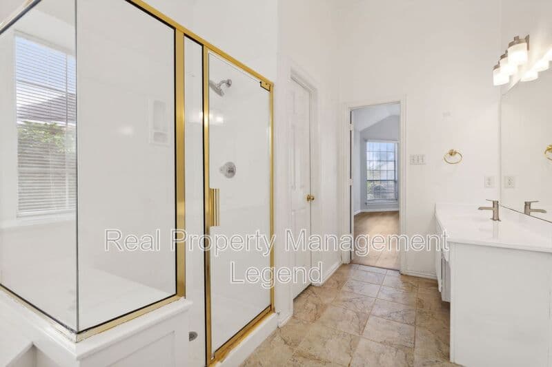 Plano House: 8012 Greenwood Dr