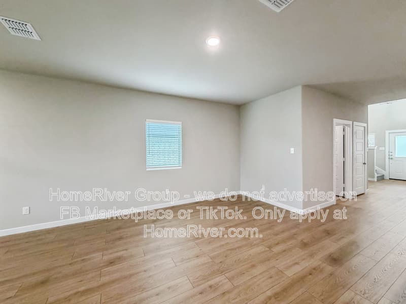 Mckinney House: 806 Knox River Dr