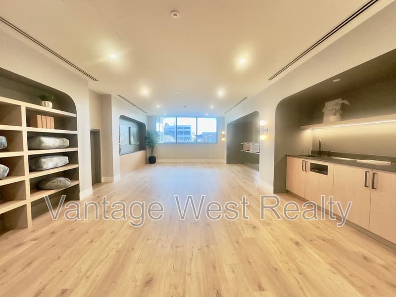 Kelowna Condo: 1108-3300 Lakeshore Rd