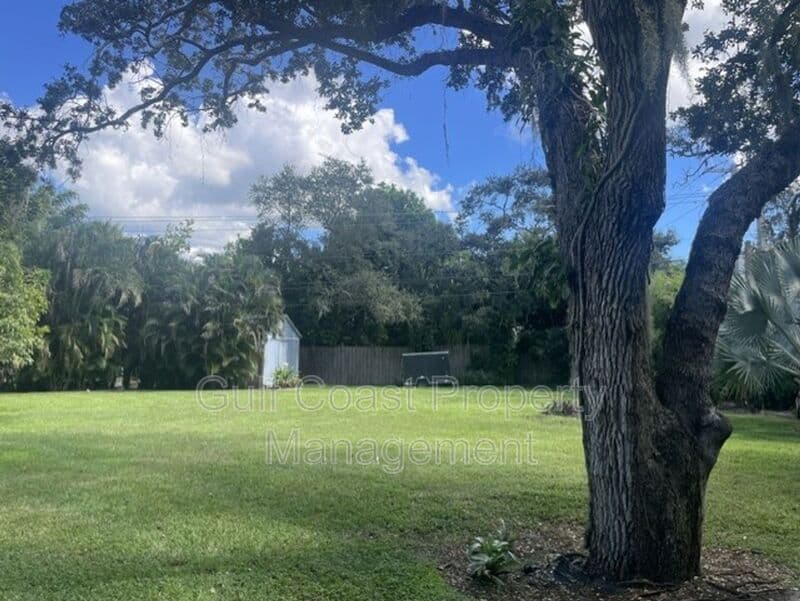 Sarasota House: 3737 Kingswood Dr
