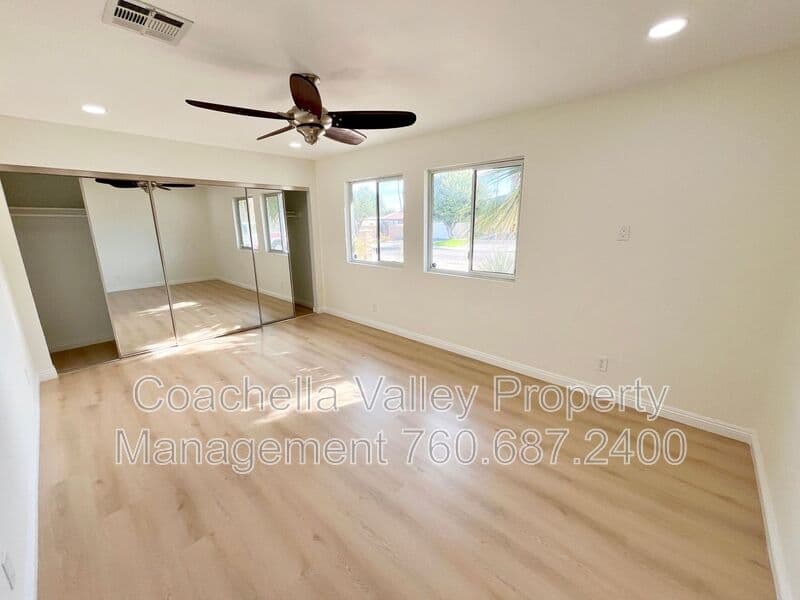 Palm Springs House: 372 W Dominguez Rd