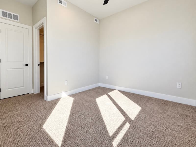 Englewood Townhome: 3535 S Emerson St.